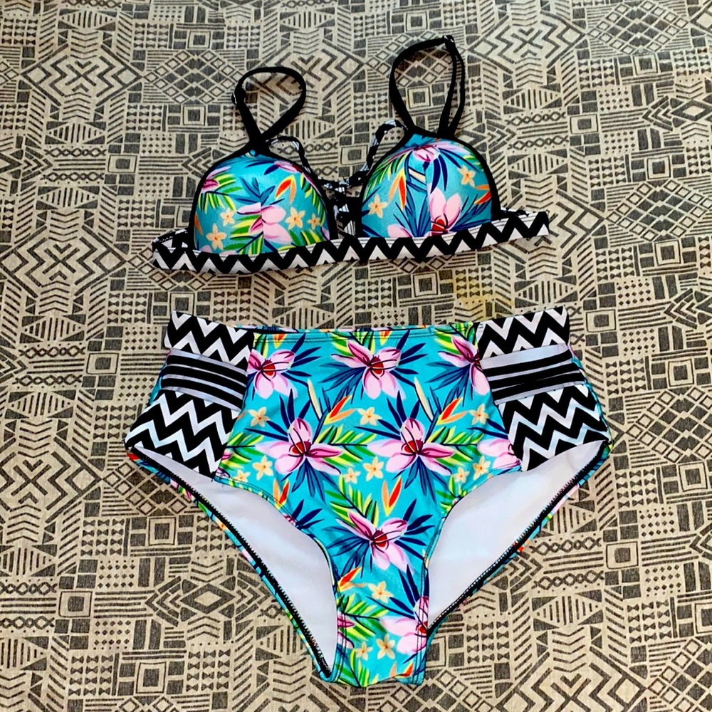 TROPICAL BIKINI SET